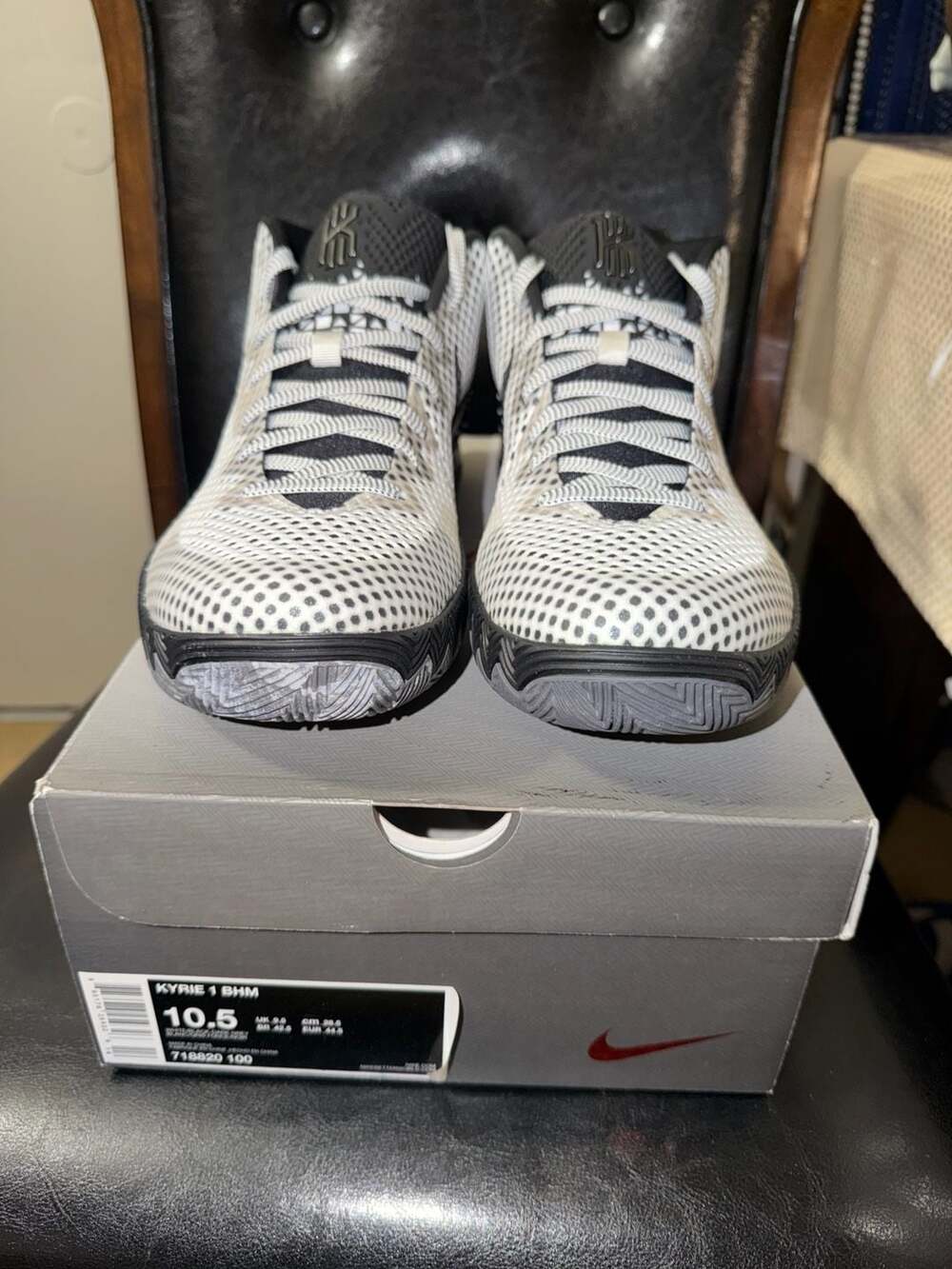 Nike Kyrie 1 BHM Size 10.5 White Black Dark Grey